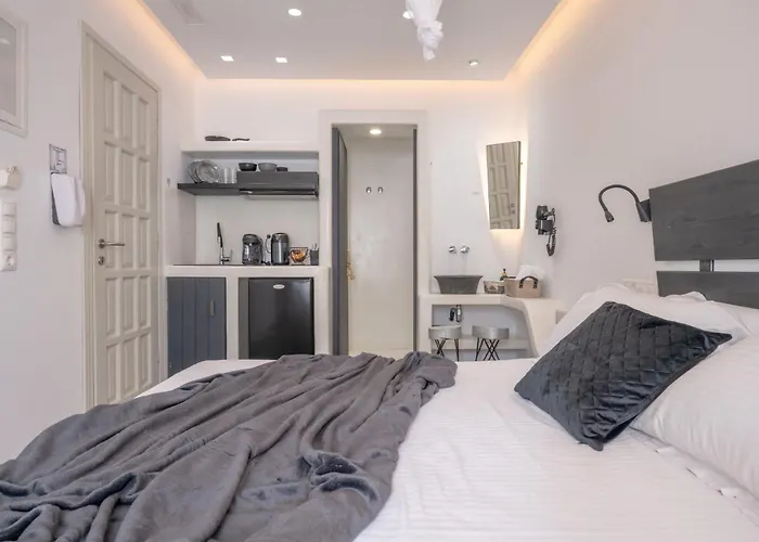 Sienalice Naxos Next To The Apartment *