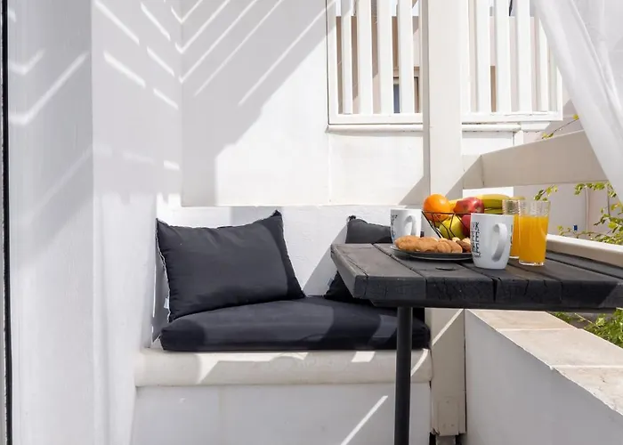 Sienalice Naxos Next To The *