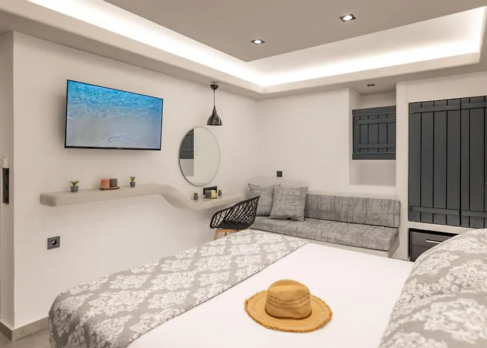 Sienalice Naxos Next To The Apartment *