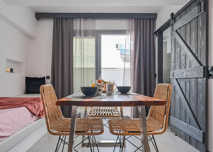 Sienalice Naxos Next To The *