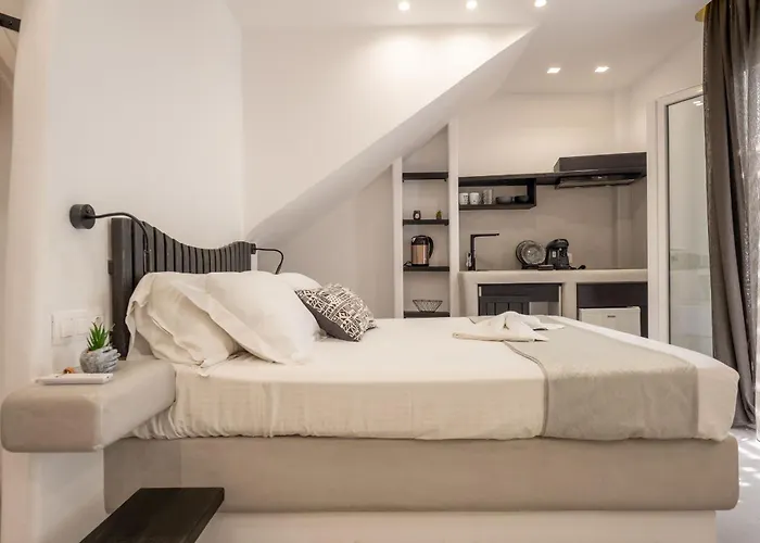 Sienalice Naxos Next To The *