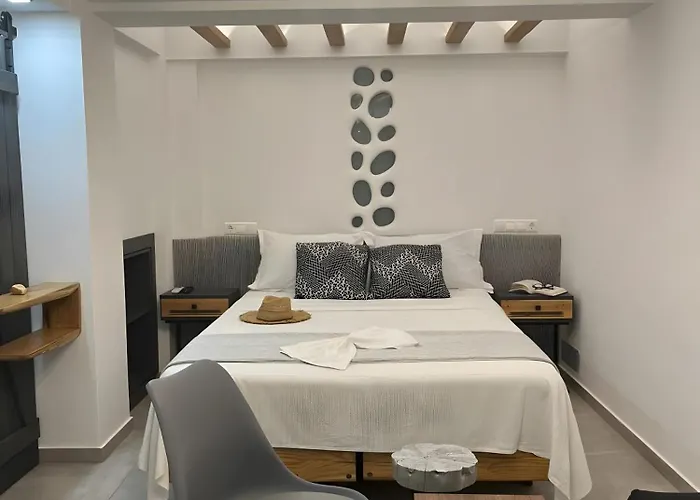 Sienalice Naxos Next To The *